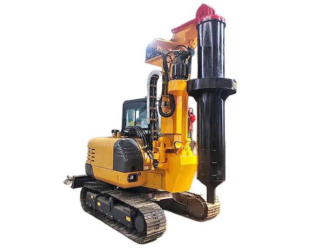 Compact micropile drilling rig on crawler tracks